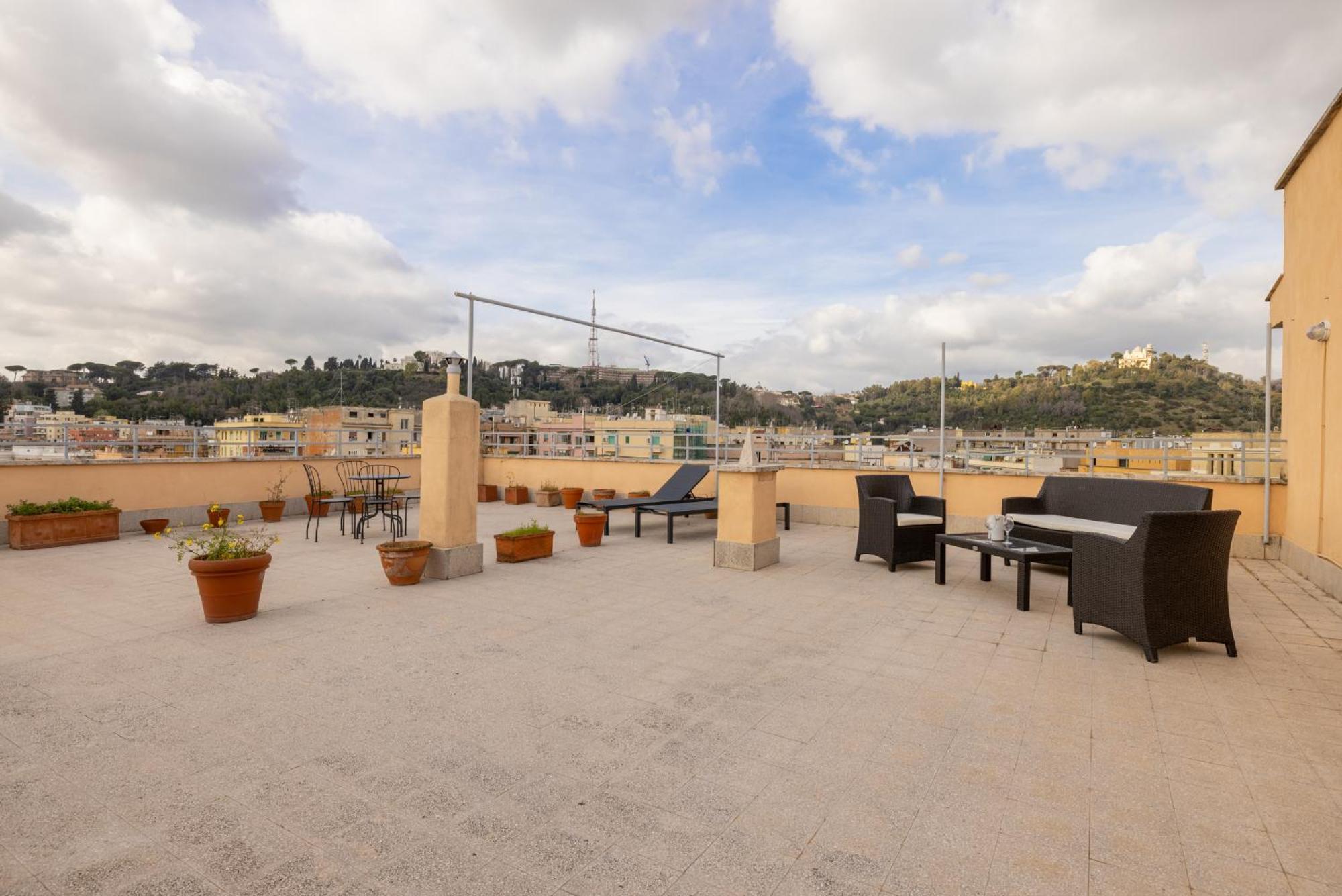 Top Floor Apt With Rooftop Terrace Near St. Peter Ρώμη Εξωτερικό φωτογραφία