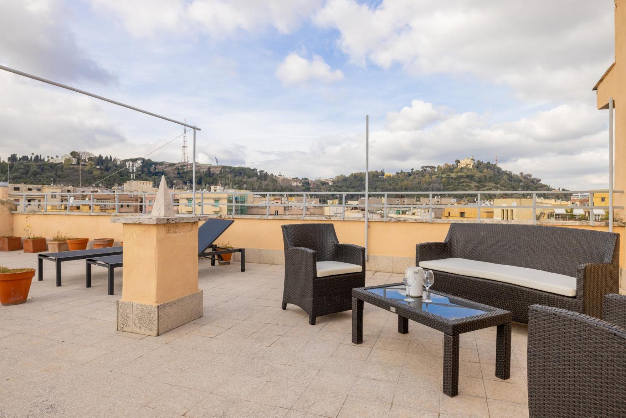 Top Floor Apt With Rooftop Terrace Near St. Peter Ρώμη Εξωτερικό φωτογραφία