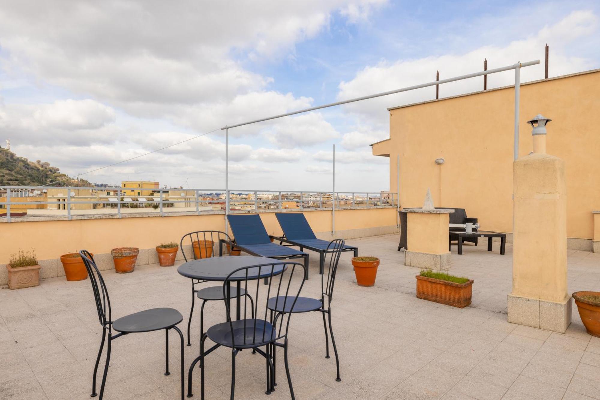 Top Floor Apt With Rooftop Terrace Near St. Peter Ρώμη Εξωτερικό φωτογραφία